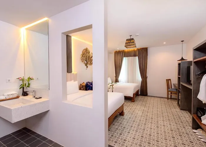 Palace & Siem Reap